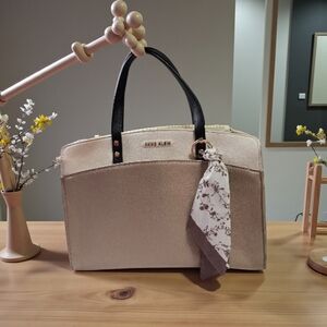 Anne Klein Cream and Black Women's Handbag NWOT